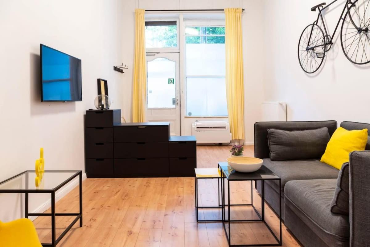 Spacious Two Br Plus Ac Plus Selfcheckin Berlin Exterior photo